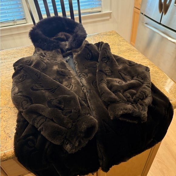 Gallery Winter Coat with real Fox Trimmed Hood - Picture 6 of 6